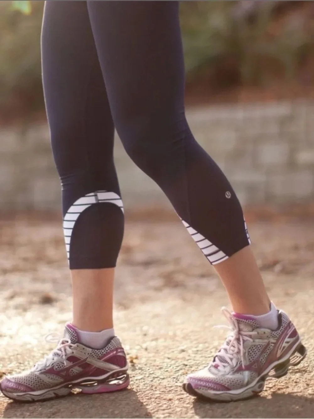 Lululemon Run Inspire Crop II Deep Indigo / Wide Bold Stripe Leggings Size 4